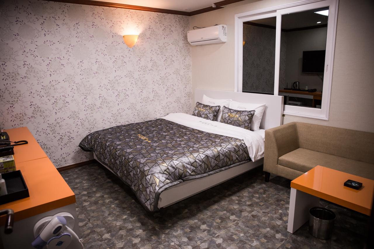בוסאן Picasso Motel Haeundae מראה חיצוני תמונה